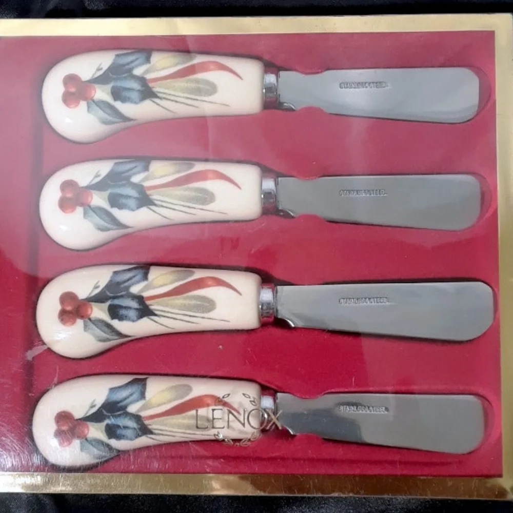 LENOX Winter Greetings Set of 4 Porcelain Spreaders with Stainless Steel Blades